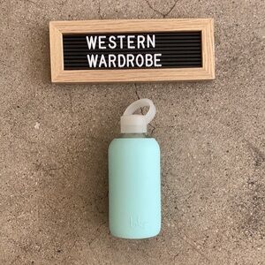 🧊🏃🏼‍♀️ BKR 500mL Water Bottle Light Blue Never Used Millennial Lady 🧘🏻‍♀️💧